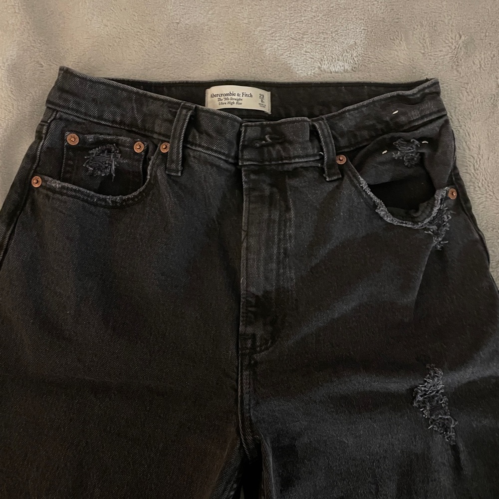 Abercrombie The 90s Straight Ultra High Rise Jeans
